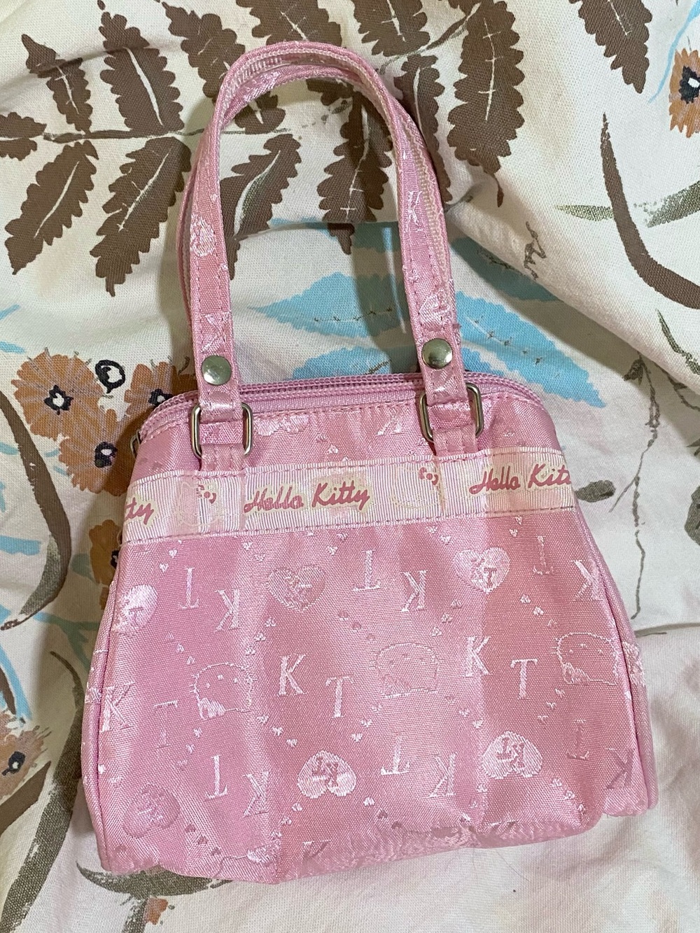 Mini vintage 2000s hello kitty bag with detachable crossbody strap🎀 - Picture 2 of 14